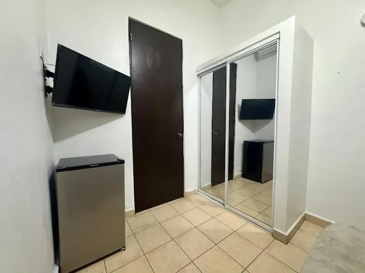R10 Guest House San Juan Puerto Rico